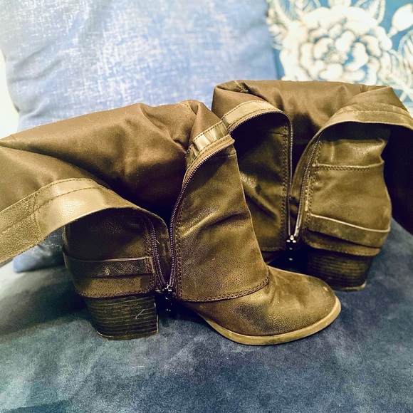 Fergalicious Boots - Picture 3 of 4